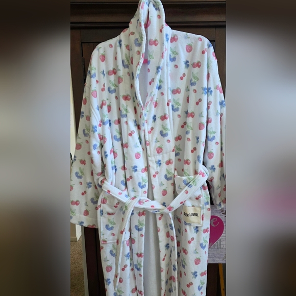 Djerf Avenue Summer Berries Robe - Picture 2 of 4